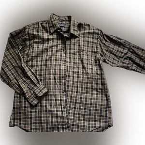 Van Heusen Men’s Medium Dress Shirt